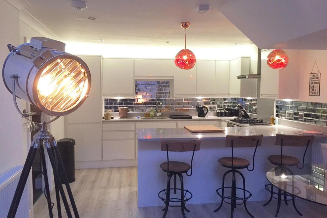 Spacious 1 Bedroom Split Level Old Pub Conversion Tower Bridge Londen Buitenkant foto