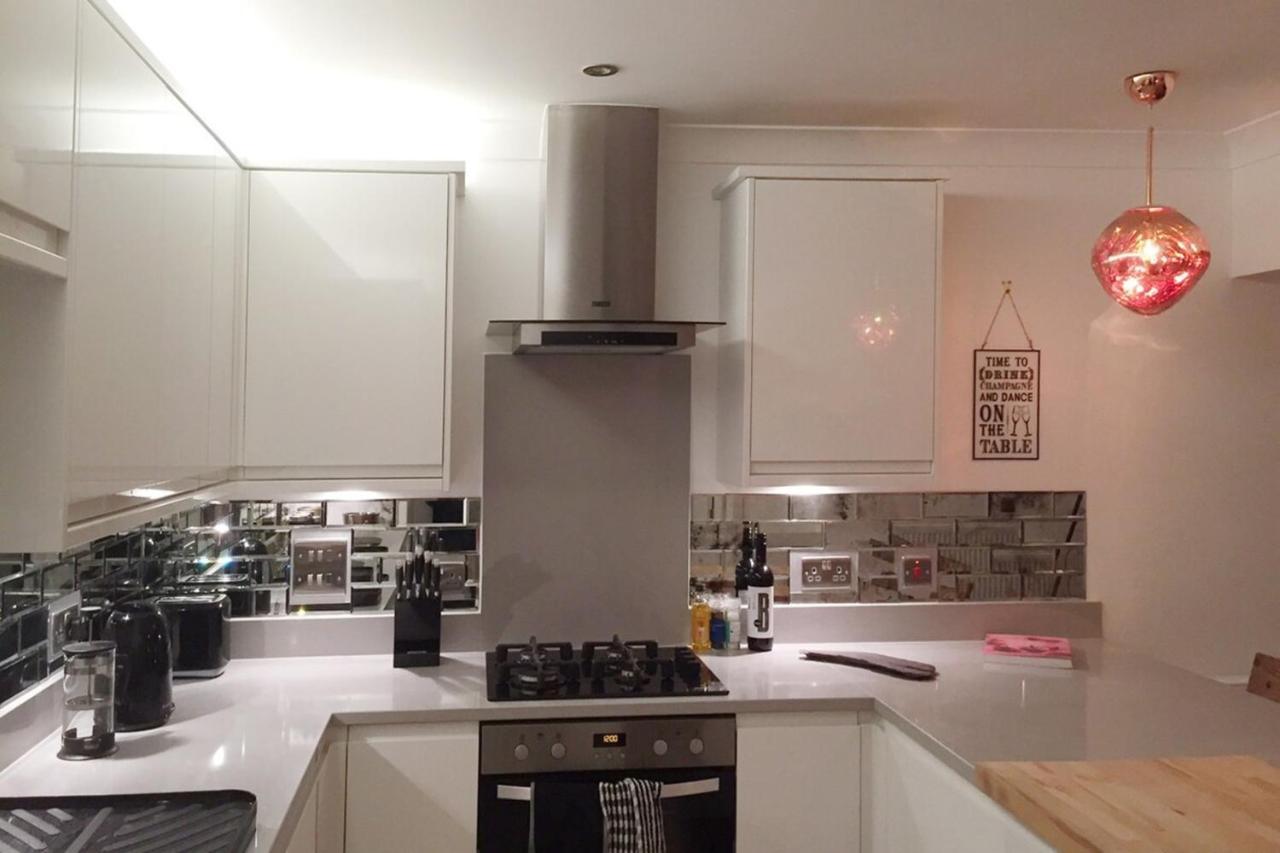 Spacious 1 Bedroom Split Level Old Pub Conversion Tower Bridge Londen Buitenkant foto