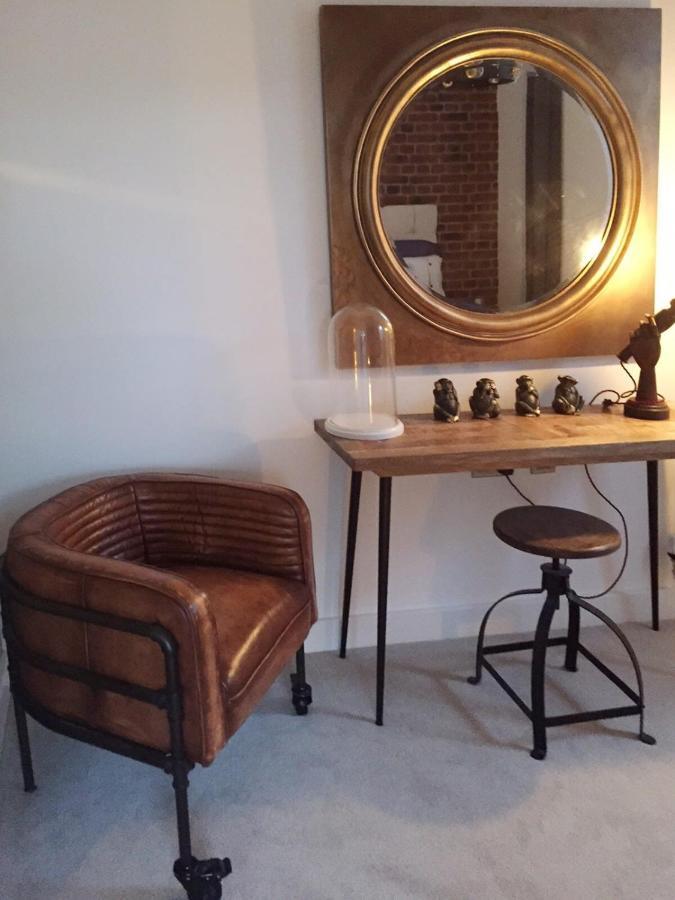 Spacious 1 Bedroom Split Level Old Pub Conversion Tower Bridge Londen Buitenkant foto