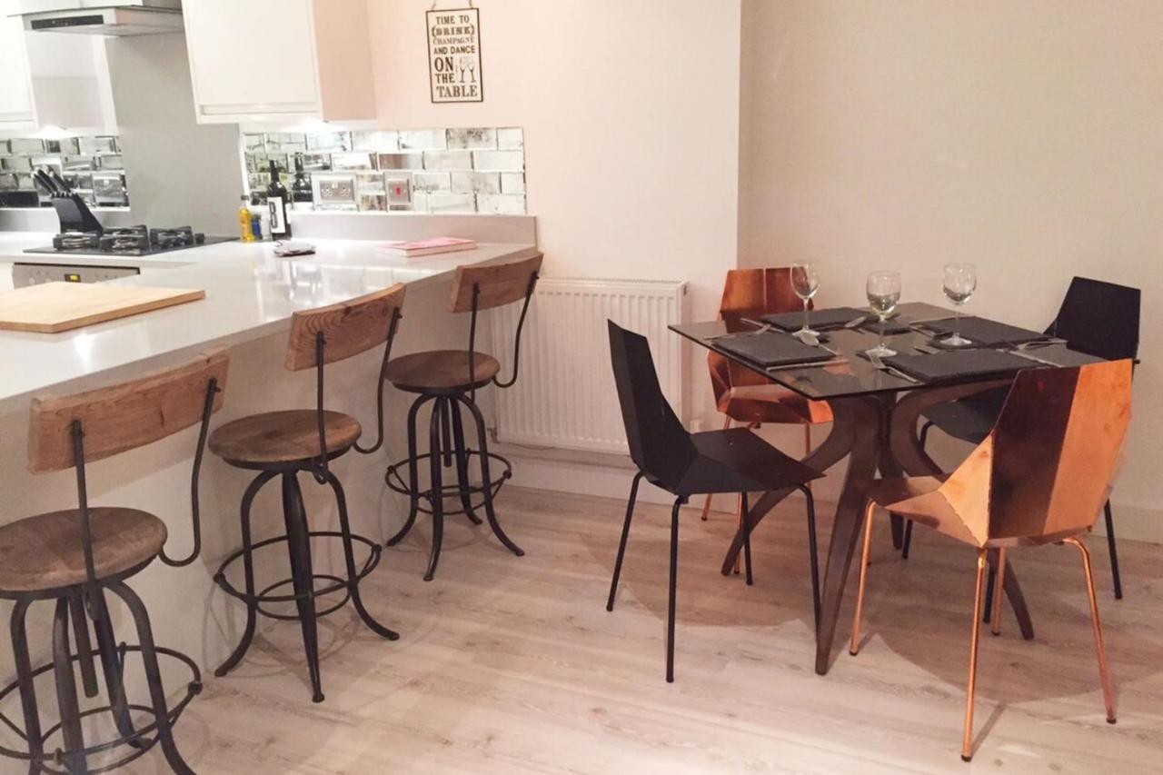 Spacious 1 Bedroom Split Level Old Pub Conversion Tower Bridge Londen Buitenkant foto